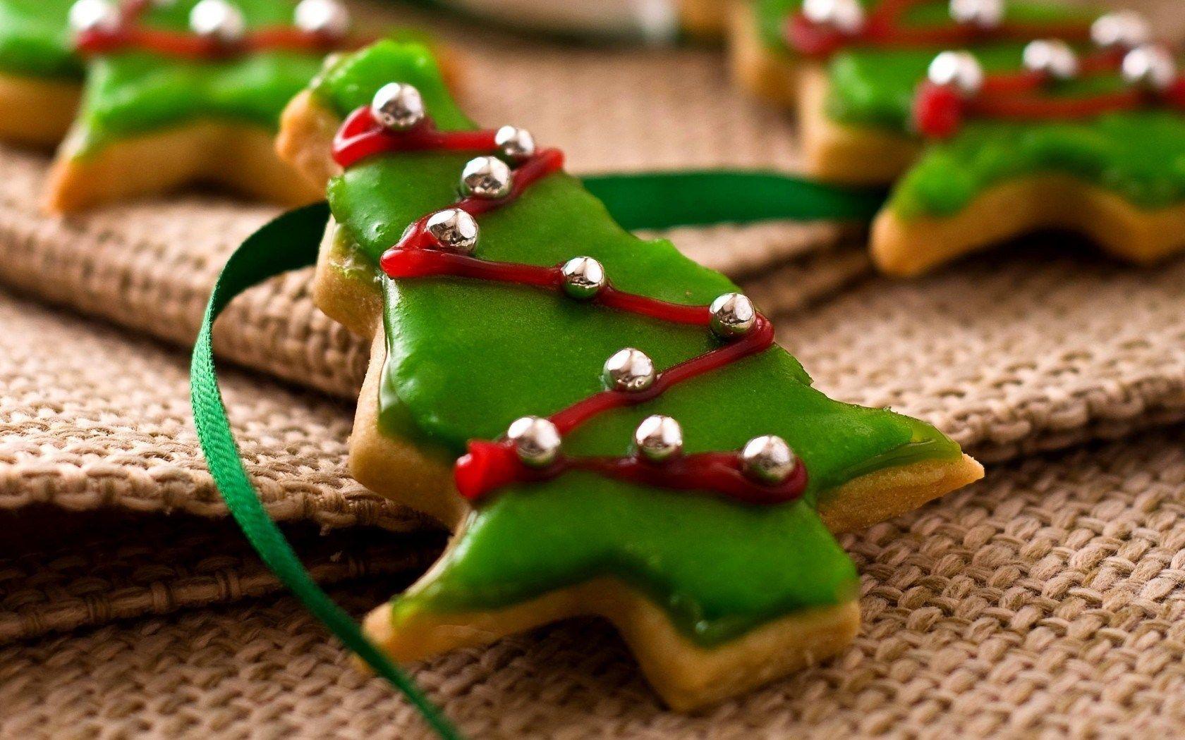 1680x1050 Holiday Christmas Trees Cookies Food New Year
