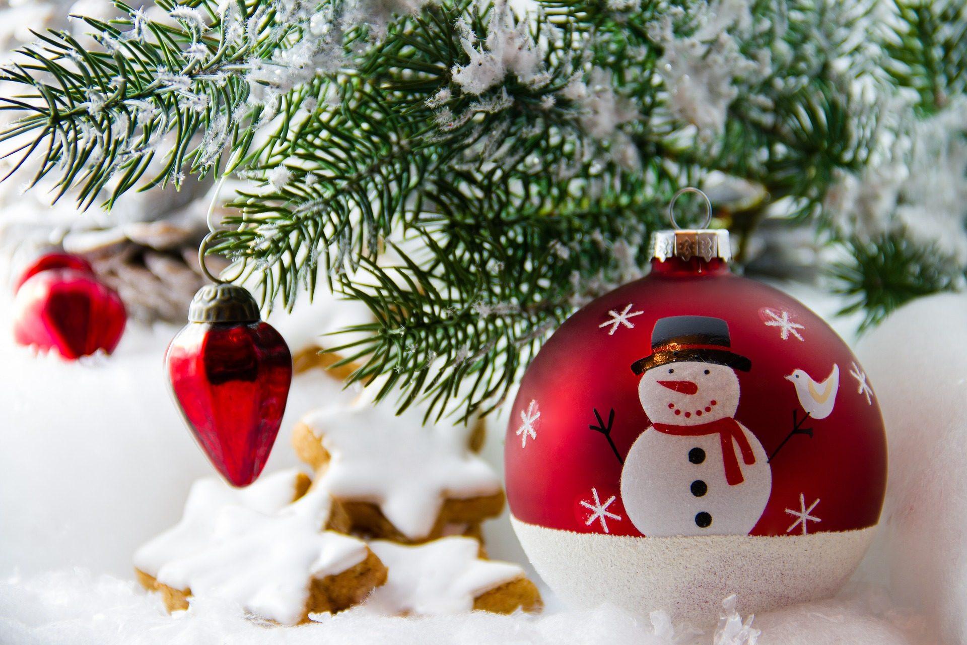 1920x1280 Beautiful Christmas Decorations Wallpaper Free Download