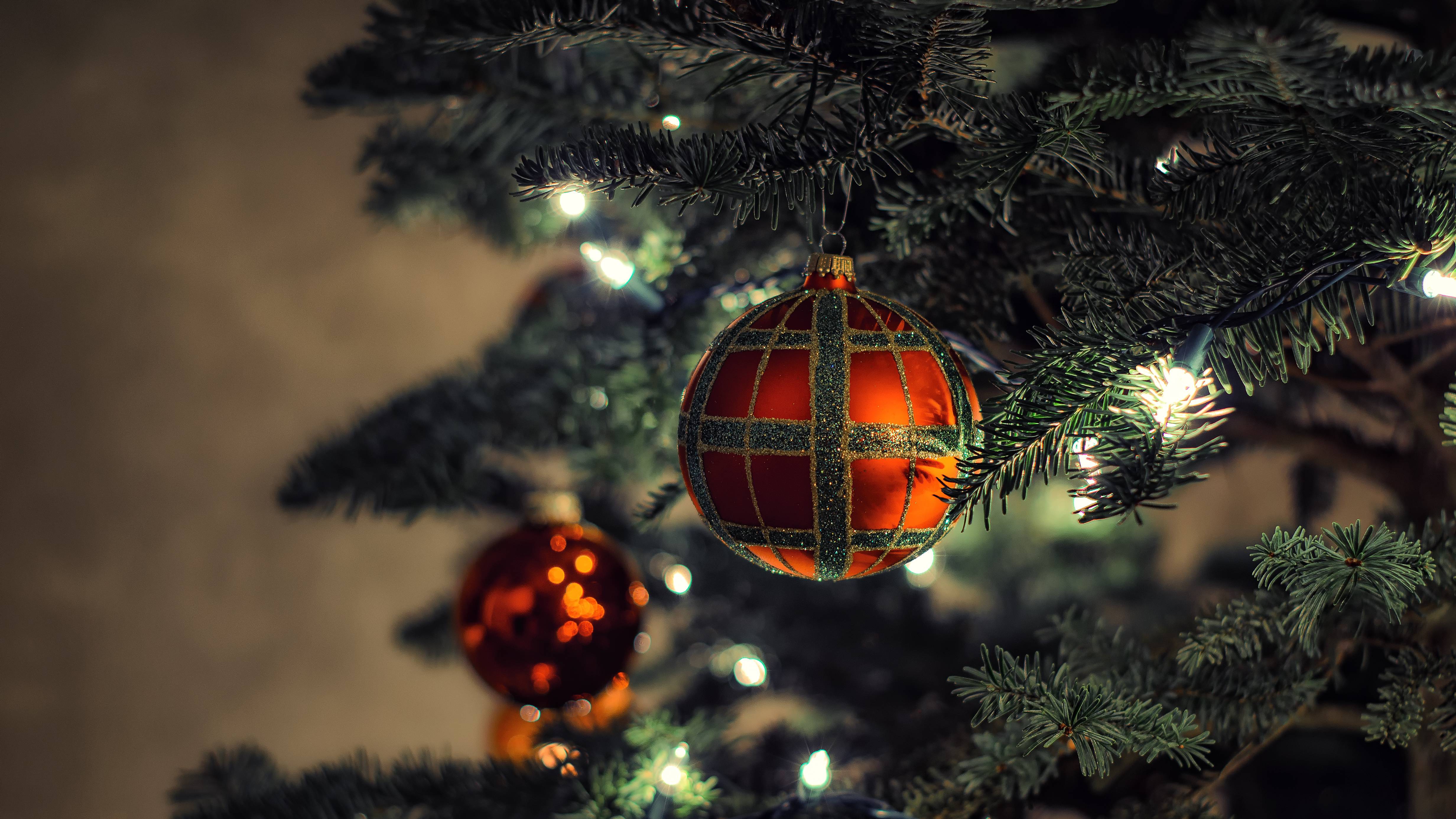 4928x2772 Took picture of our tree, made for a beautiful Christmas