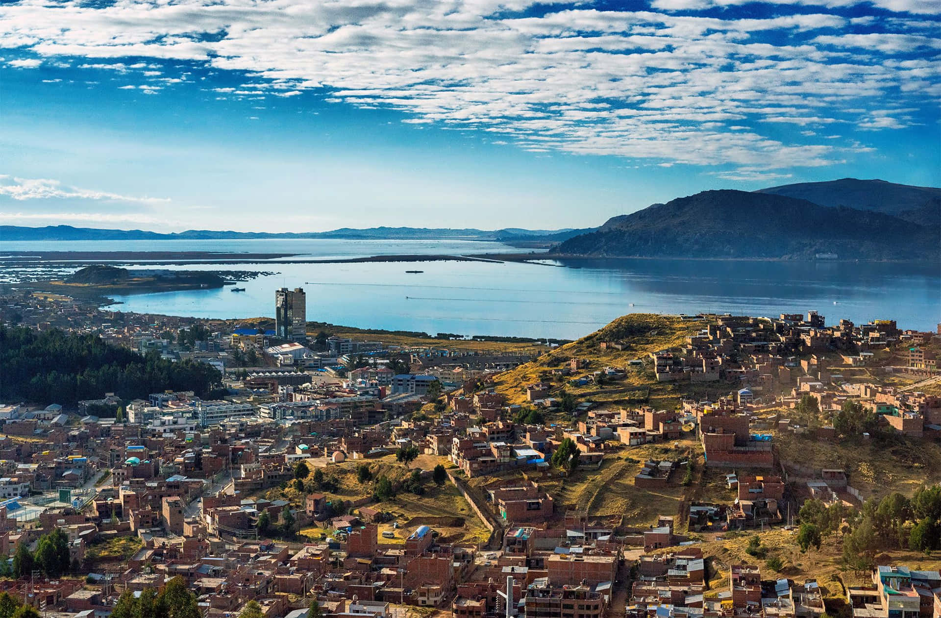 1920x1261 Lake Titicaca Wallpaper