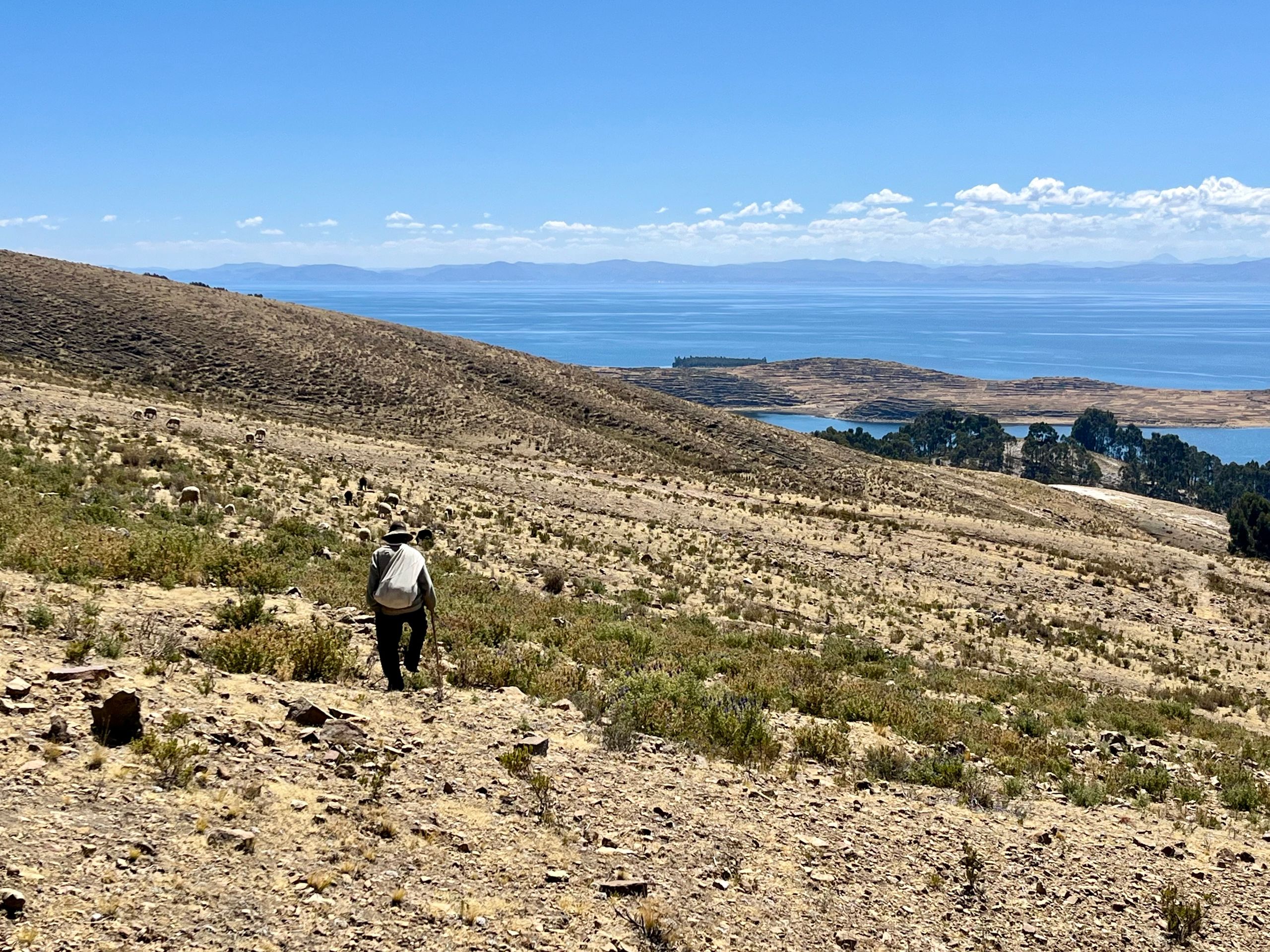 2560x1920 At Lake Titicaca