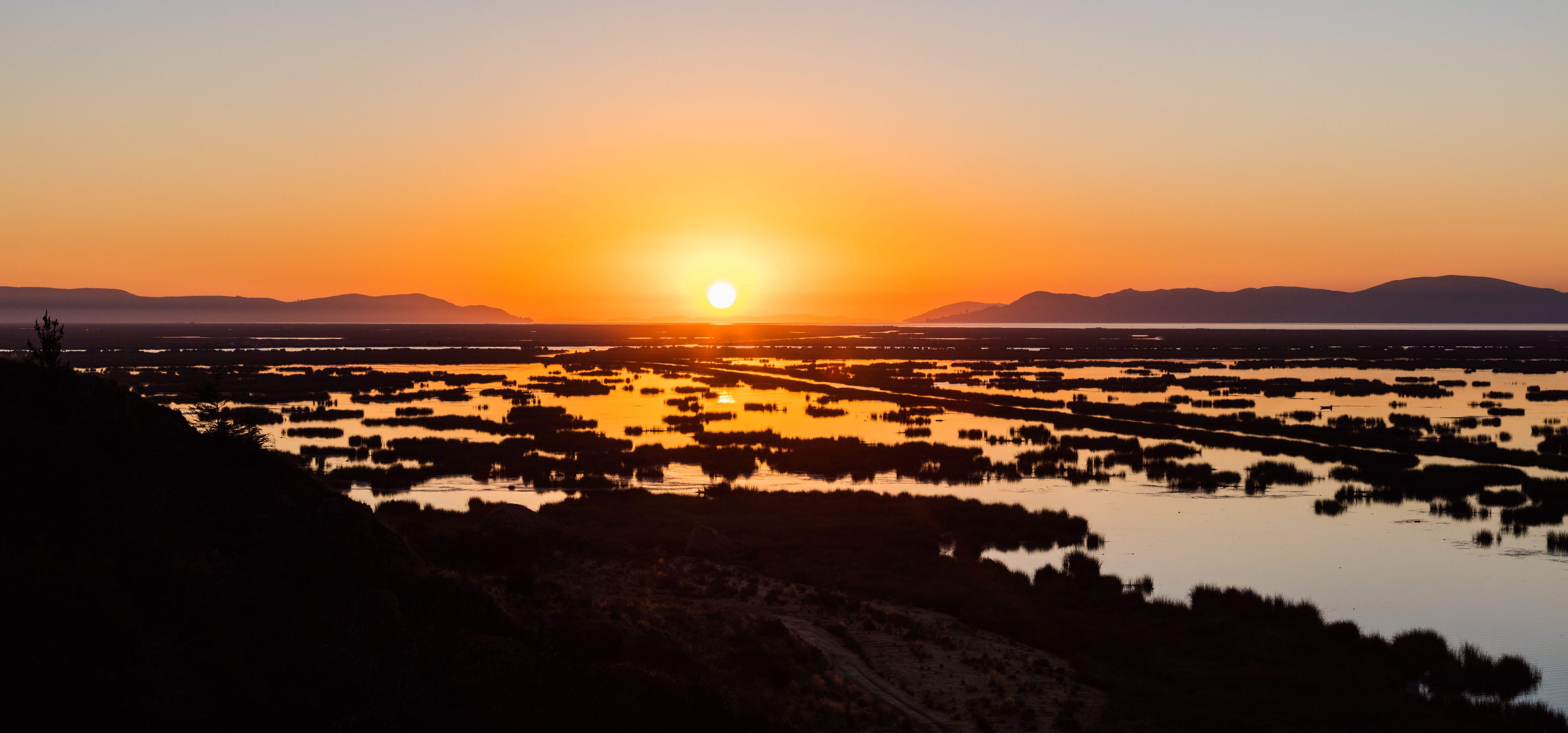 8575x4009 Amanecer en el lago Titicaca, Puno