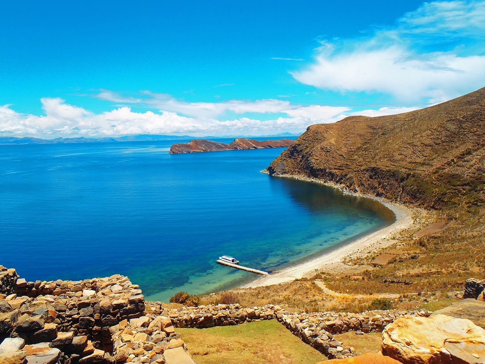 1600x1200 Hiking Lake Titicaca's Isla del Sol