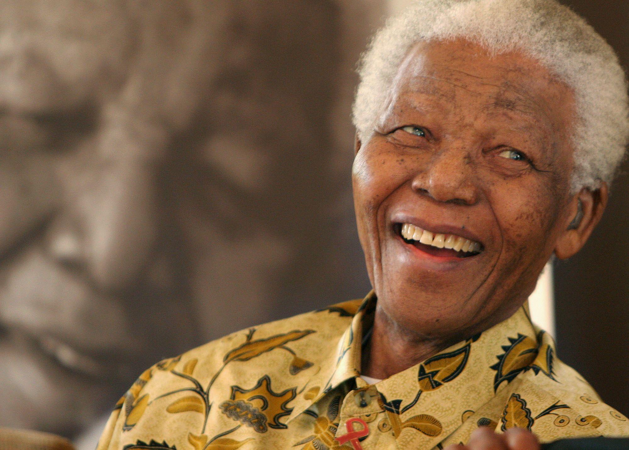 2000x1432 HD Nelson Mandela Wallpaper