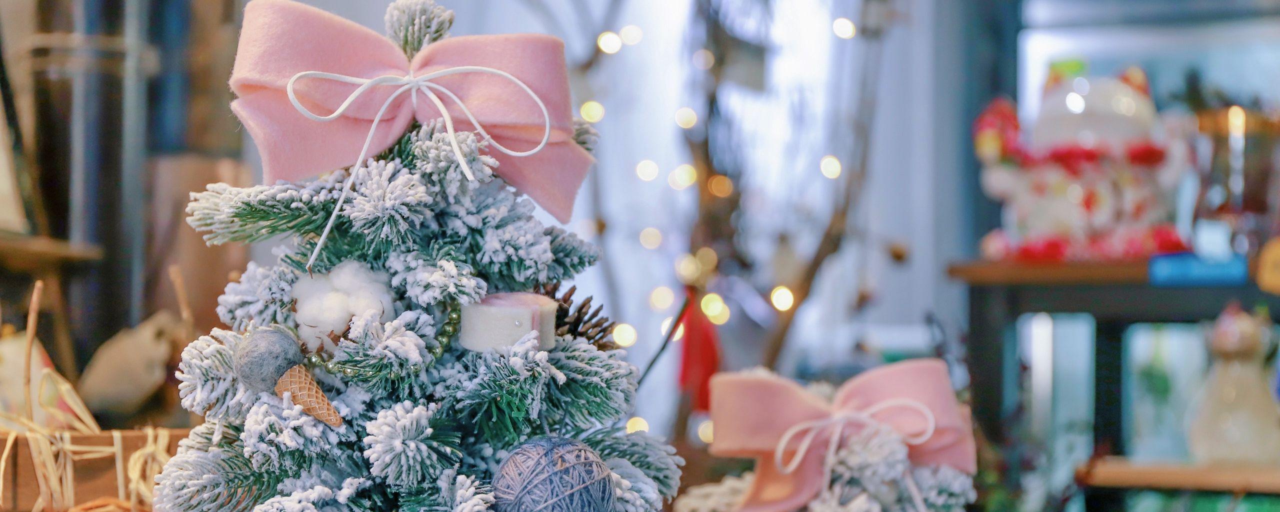 2560x1024 Download wallpaper 2560x1024 christmas tree, new year