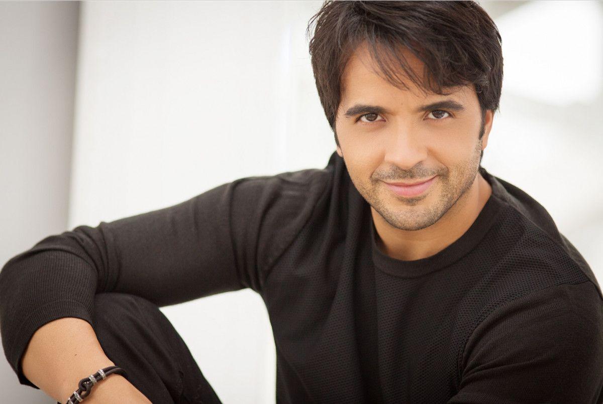 Luis Fonsi Wallpapers - Top Free Luis Fonsi Backgrounds - WallpaperAccess