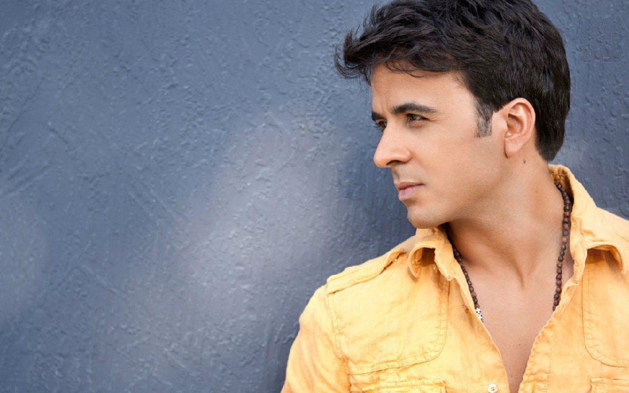 1280x800 Despacito Singer Luis Fonsi Wallpaper Free Wallpaper