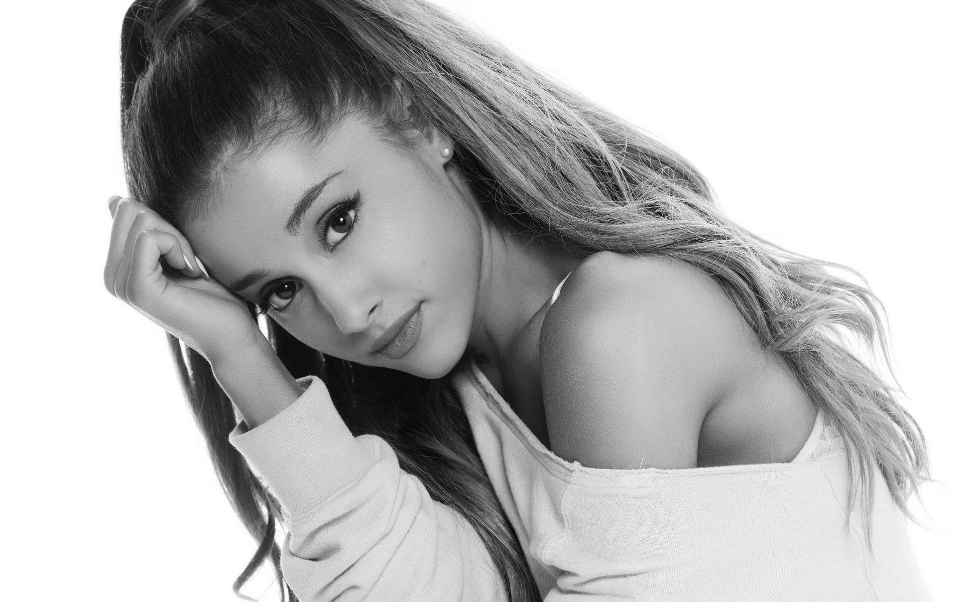 1920x1200 Black and white picture of Ariana Grande HD desktop