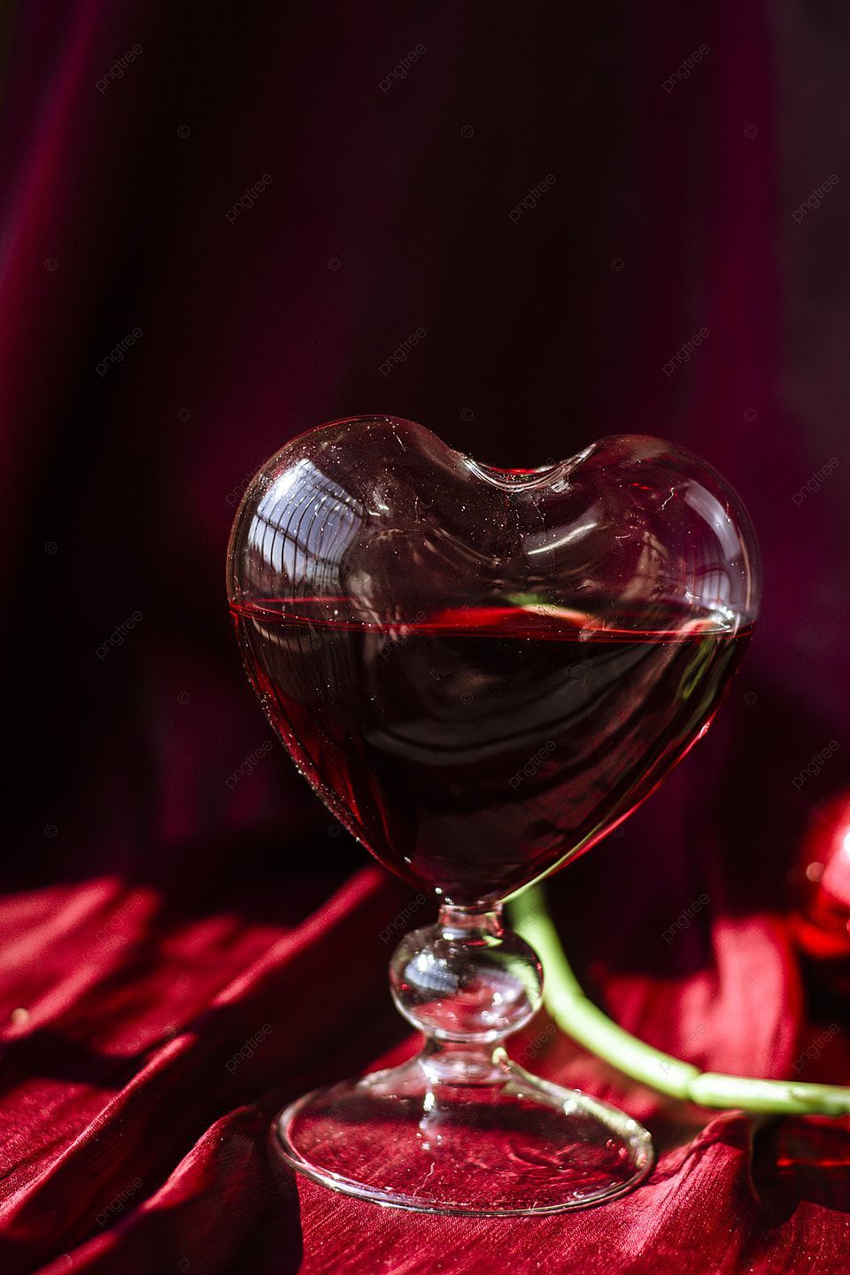 960x1440 Love Heart Shaped Glass Cup Background