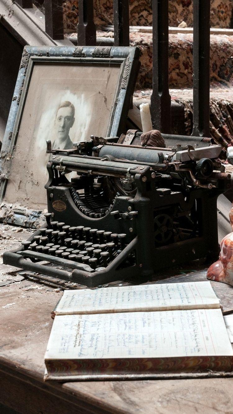 750x1334 Typewriter Wallpaper