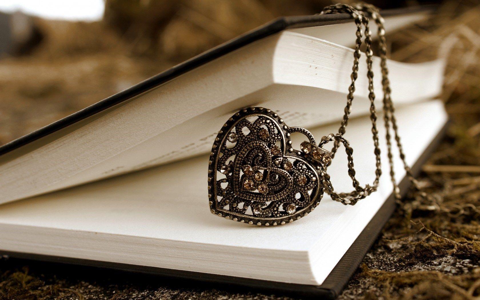 1680x1050 Pendant Heart Book Love HD Wallpaper