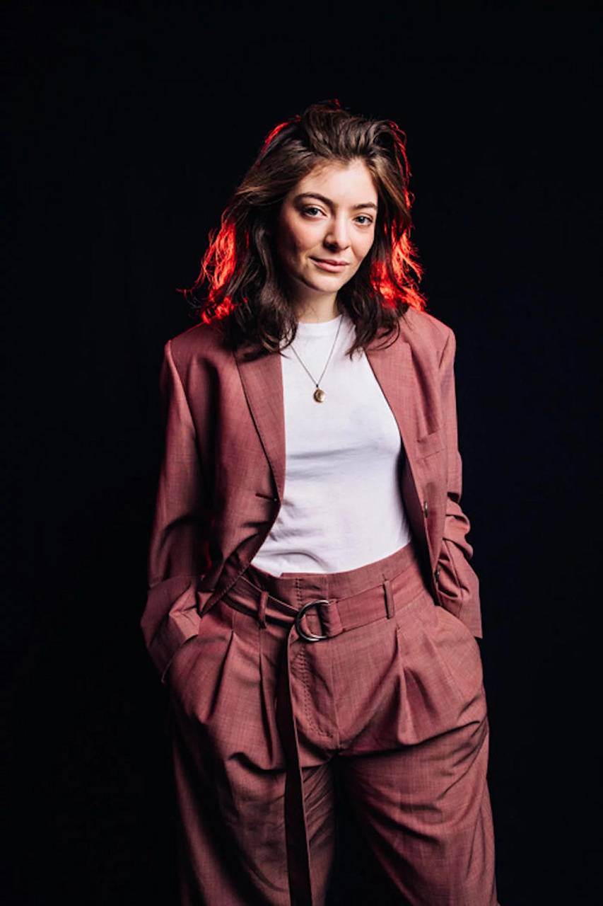 853x1280 Lorde Wallpaper wallpaper