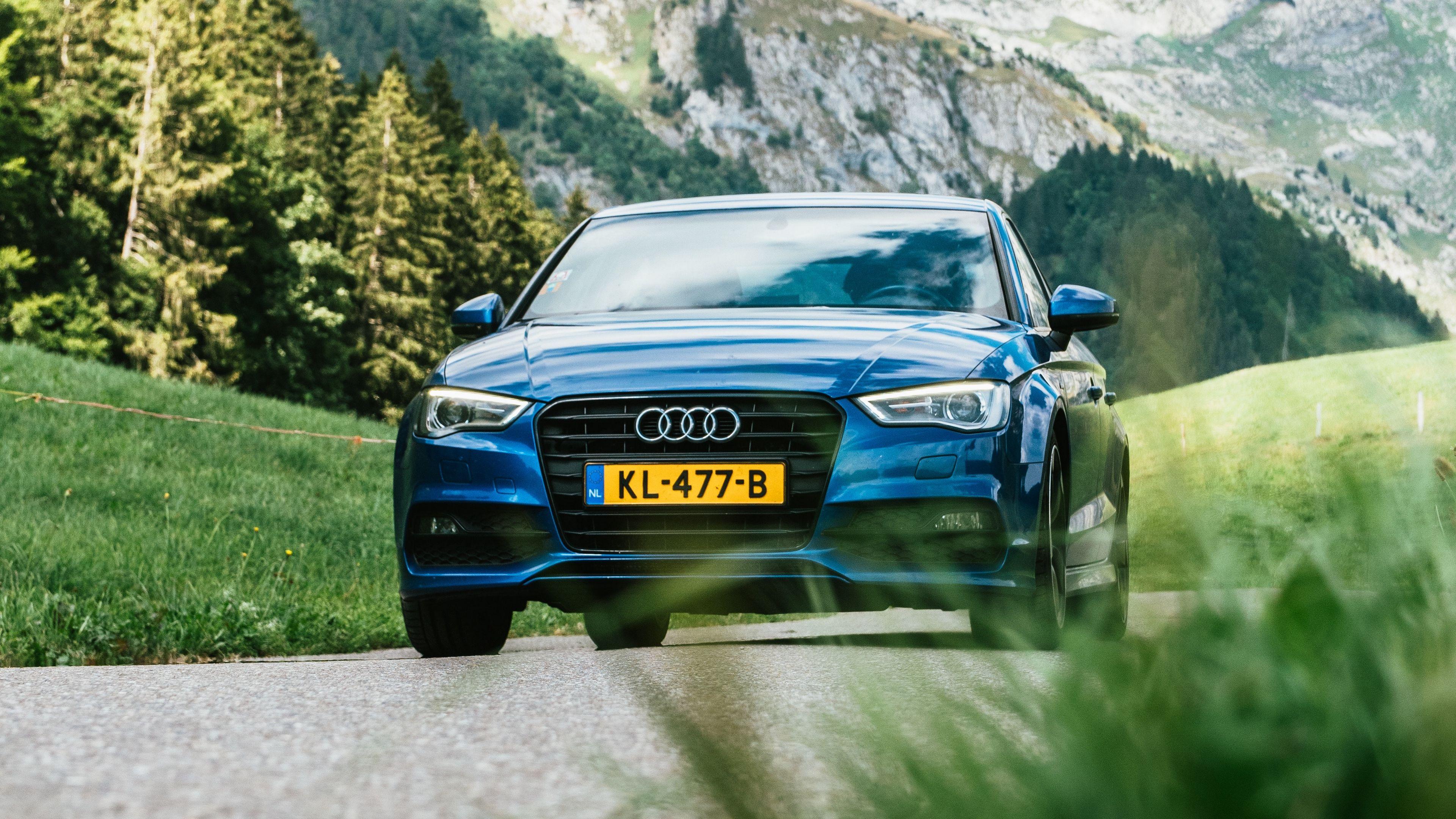 3840x2160 Download wallpaper 3840x2160 audi q audi, motion, blur 4k