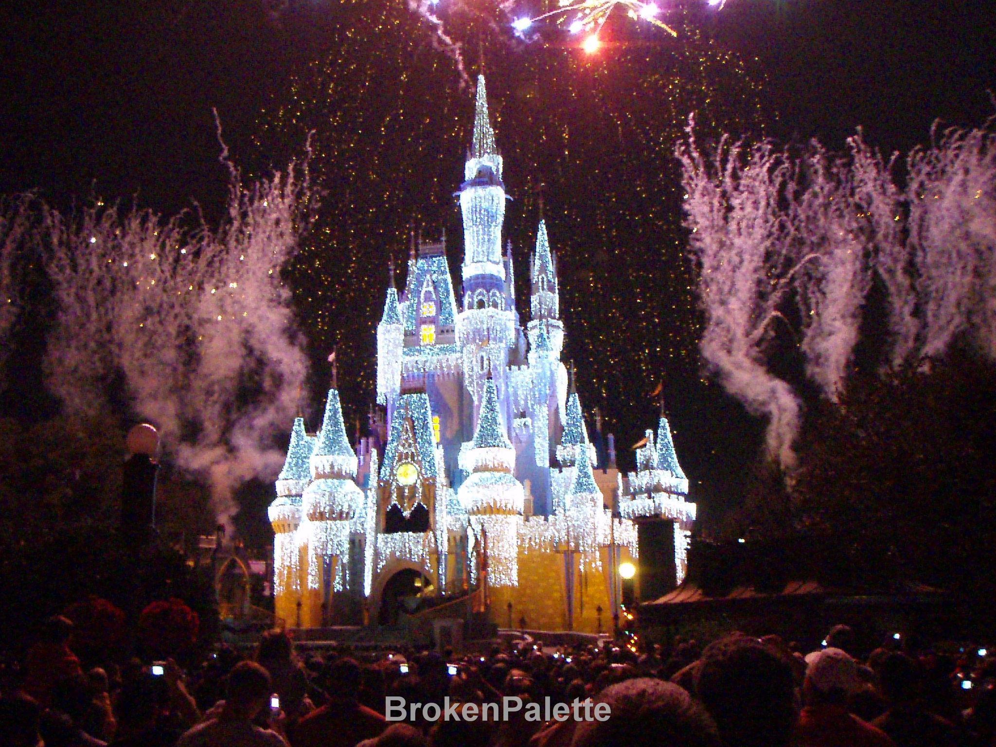 Download These FREE Christmas Disney World Zoom Backgrounds