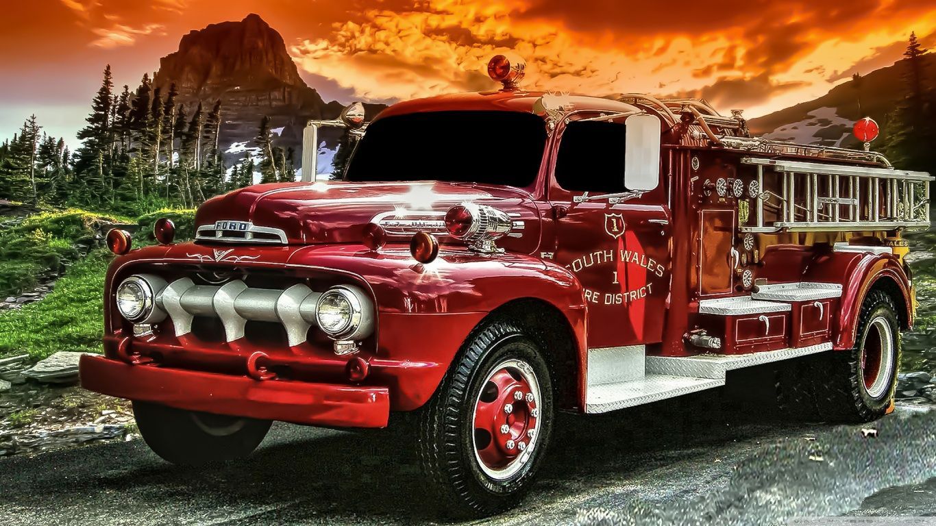 1366x768 Old Fire Truck Ultra HD Wallpaper