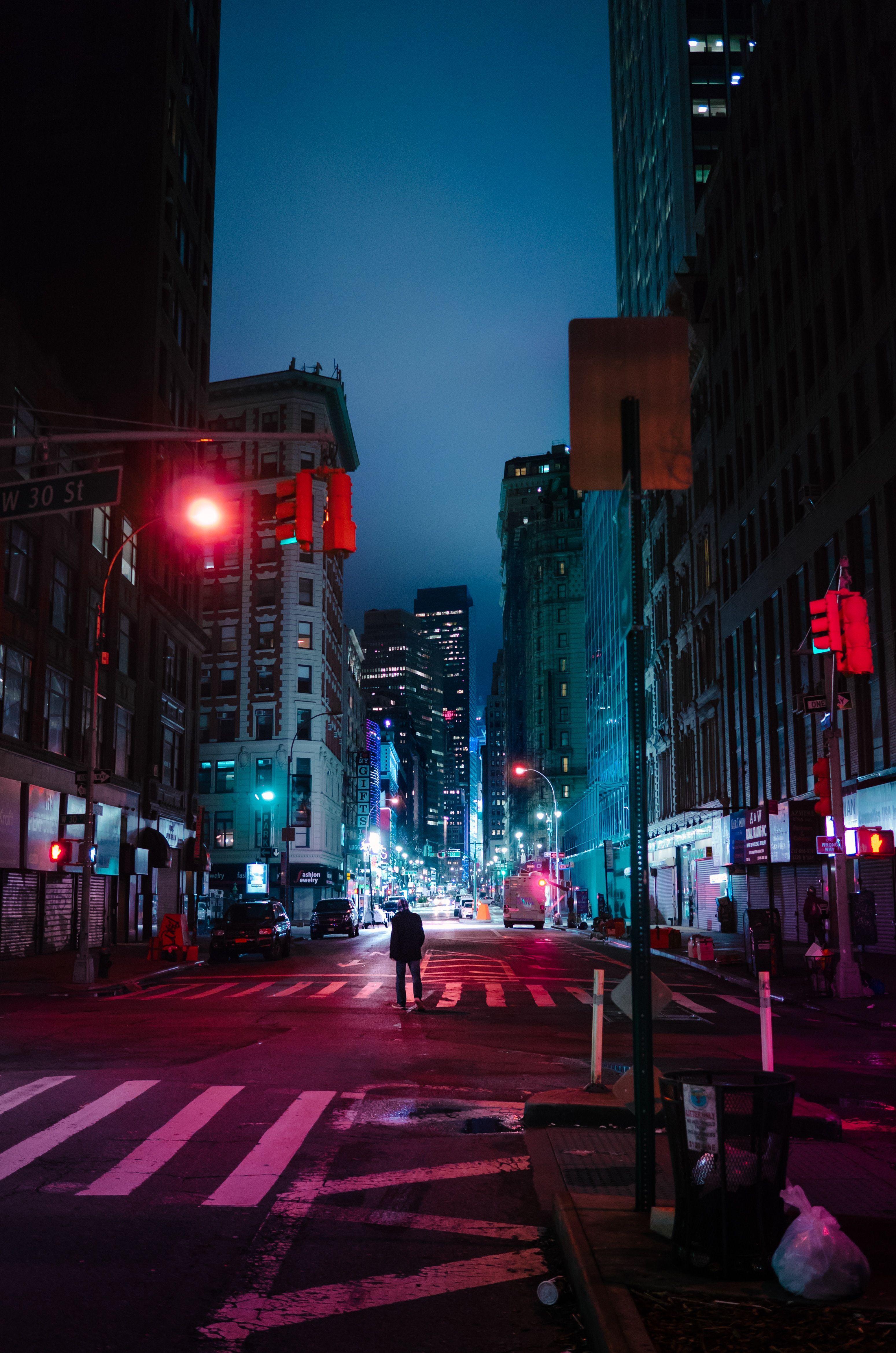 3098x4677 West 30th Street, New York, United States, person standing