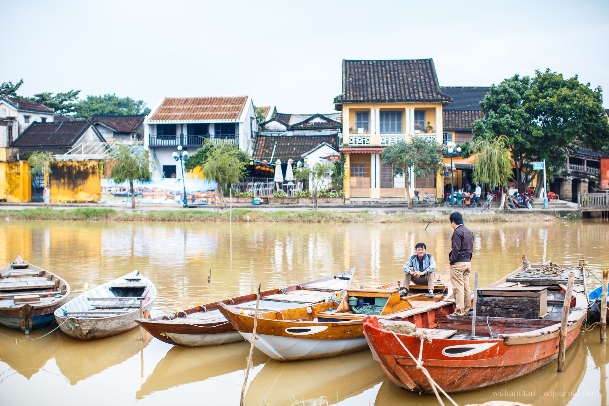 2048x1365 Painting the (Ancient) Town Yellow