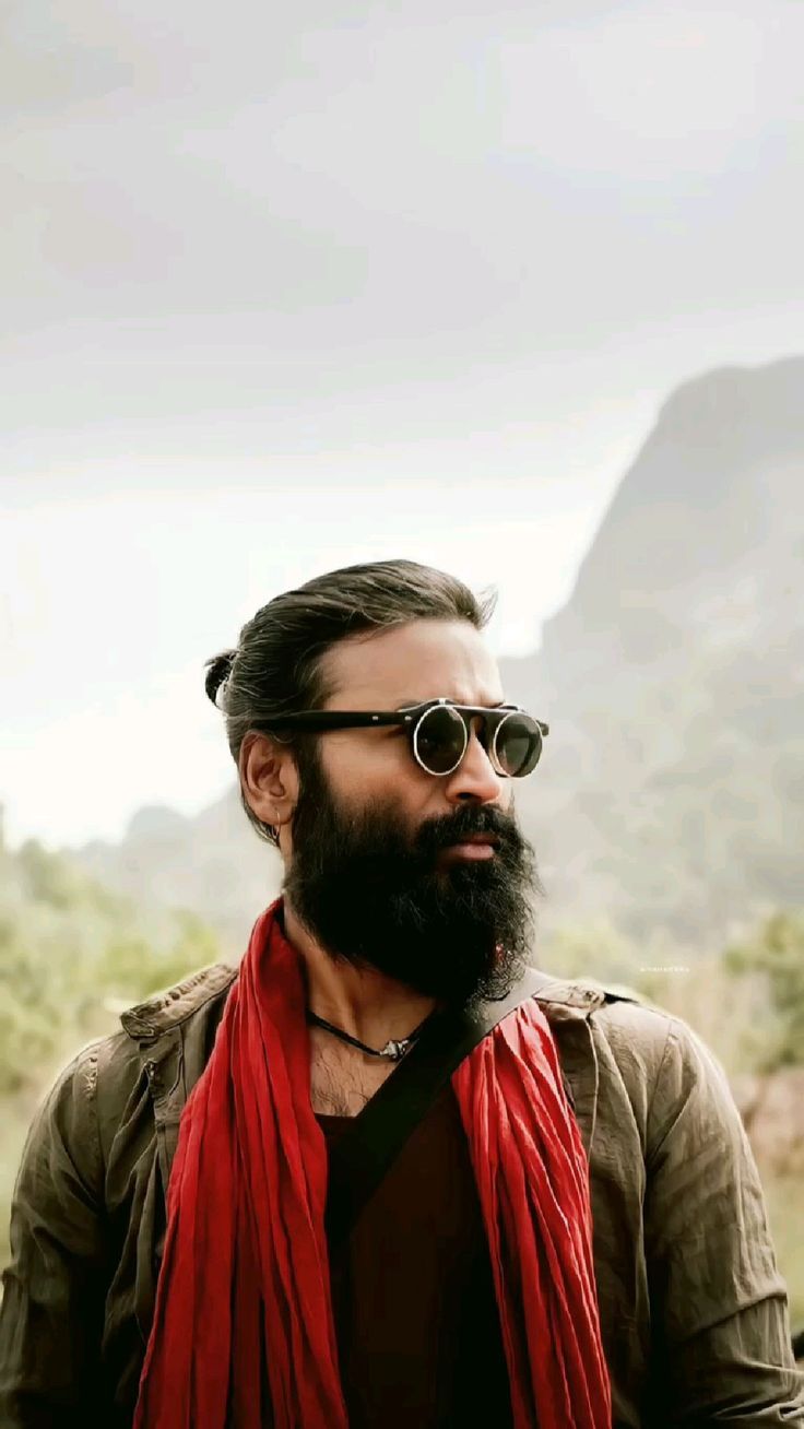 736x1308 Captain Miller Dhanush