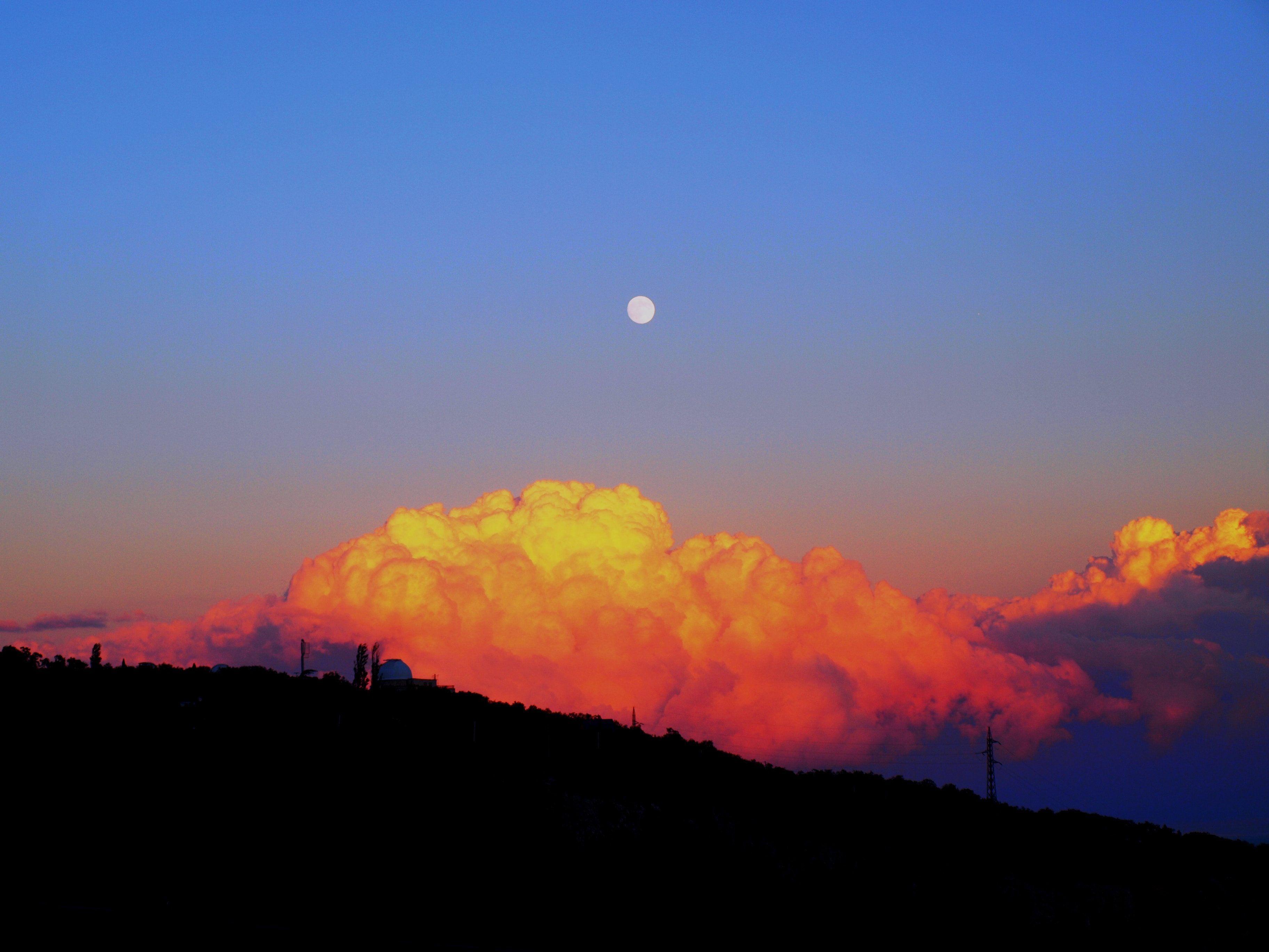 3648x2736 Golden Clouds iPhone Wallpaper