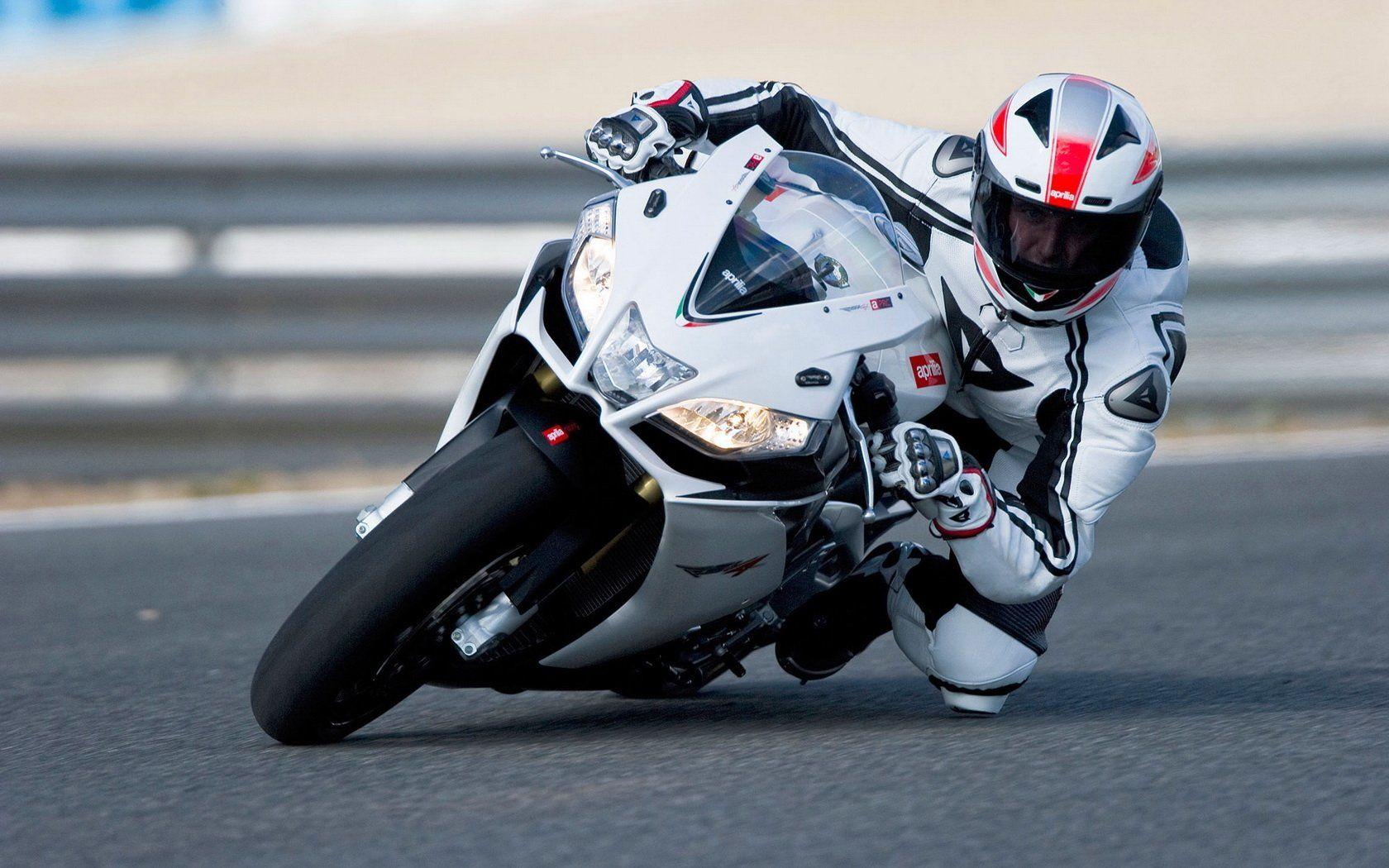 1680x1050 Aprilia RSV4 HD Wallpaper