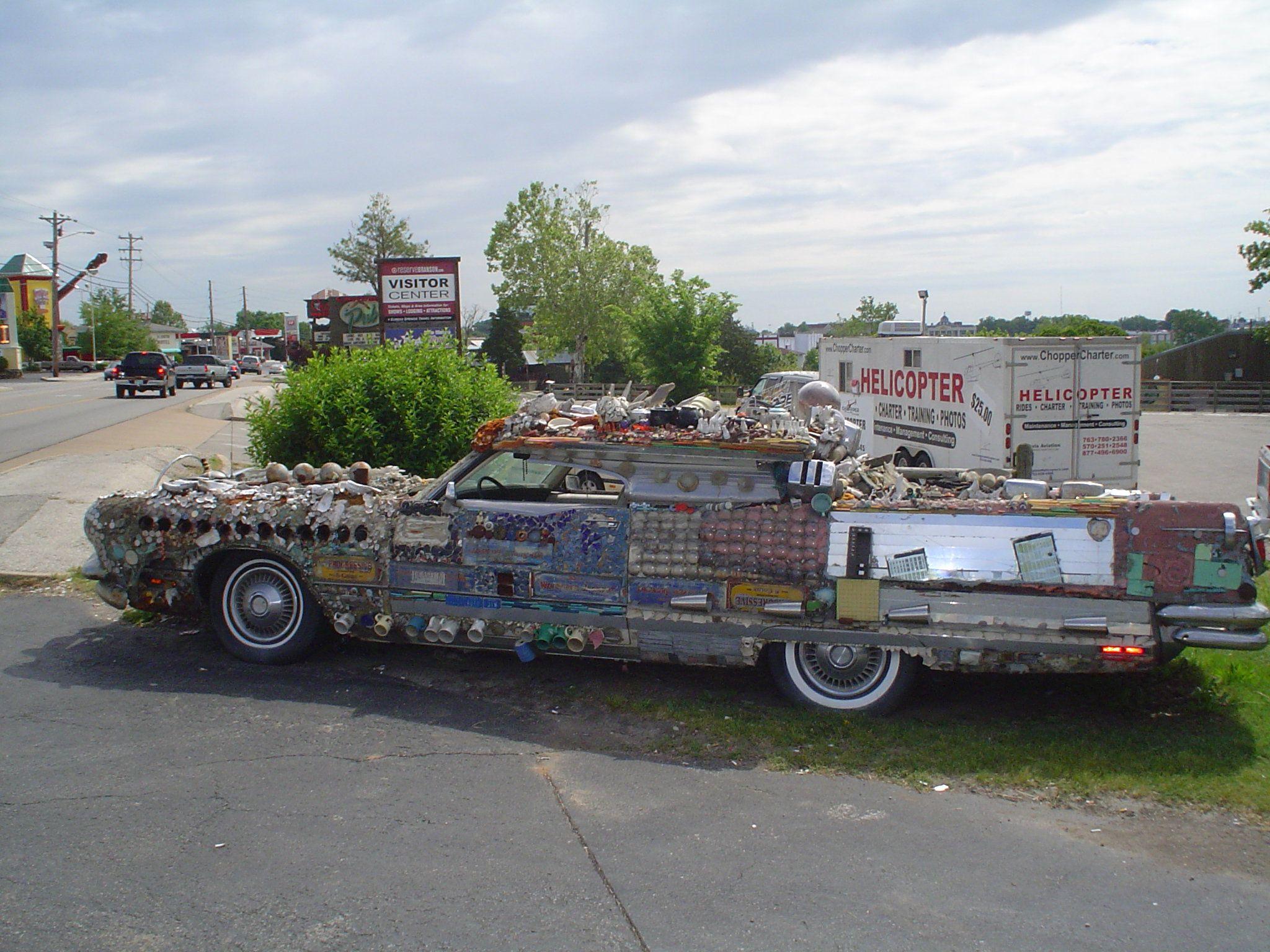 2048x1536 Cool Junk Car 1