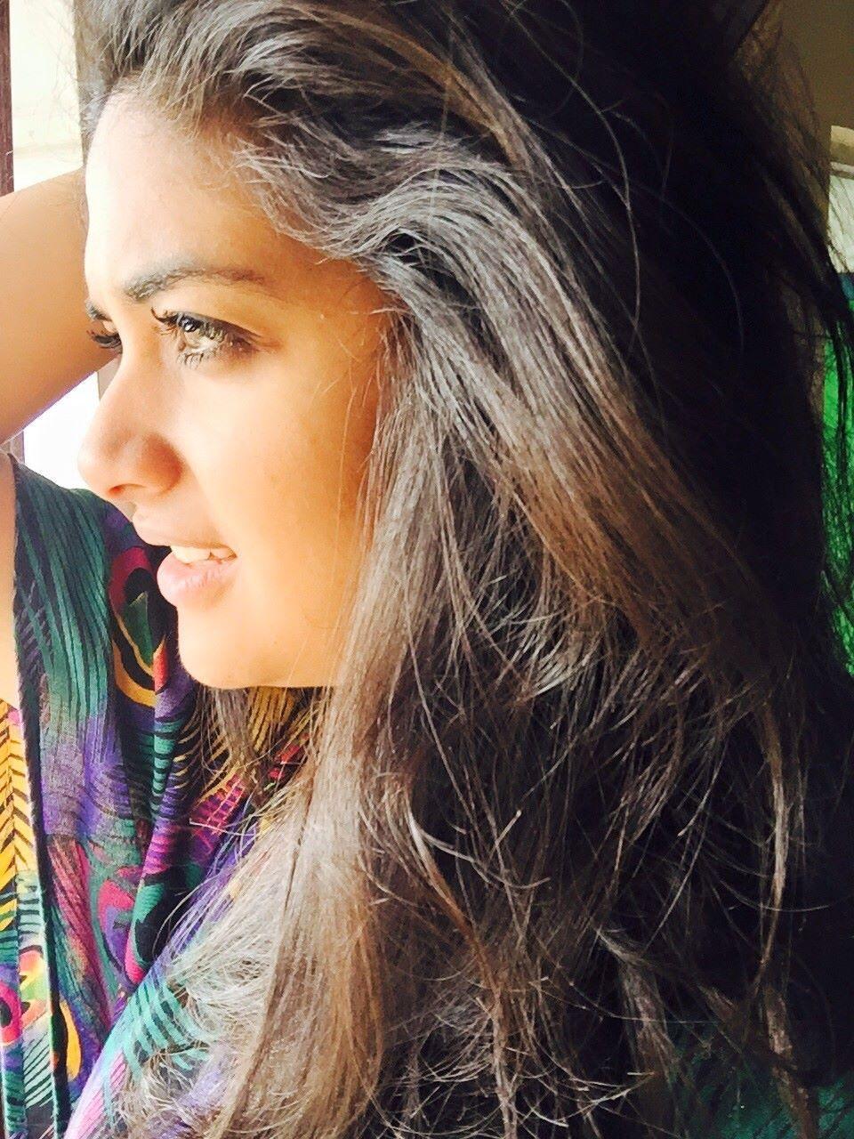 960x1280 Actress Keerthi Suresh Very Beautiful Image