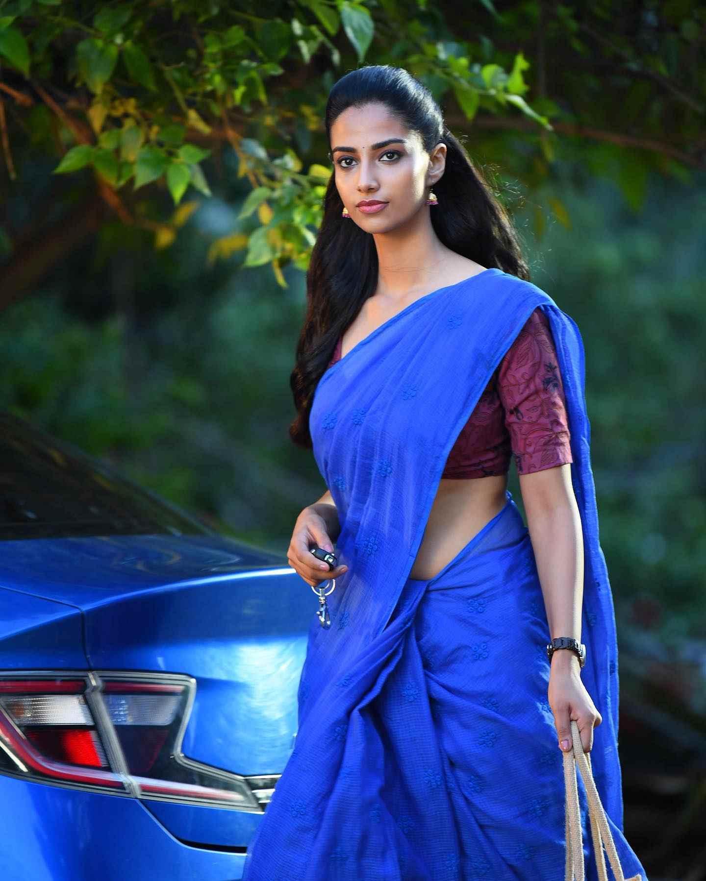 Meenakshi Chaudhary Wallpapers - Top Free Meenakshi Chaudhary