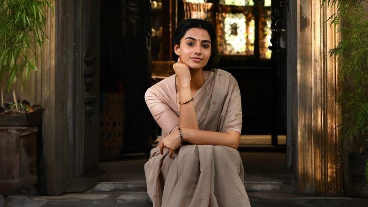 1200x675 Meenakshii Chaudhary From Lucky Baskhar Out