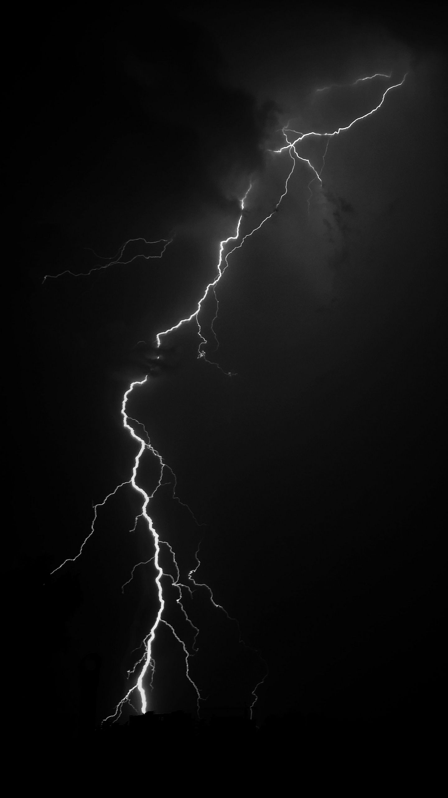 1440x2560 Download wallpaper 1440x2560 lightning