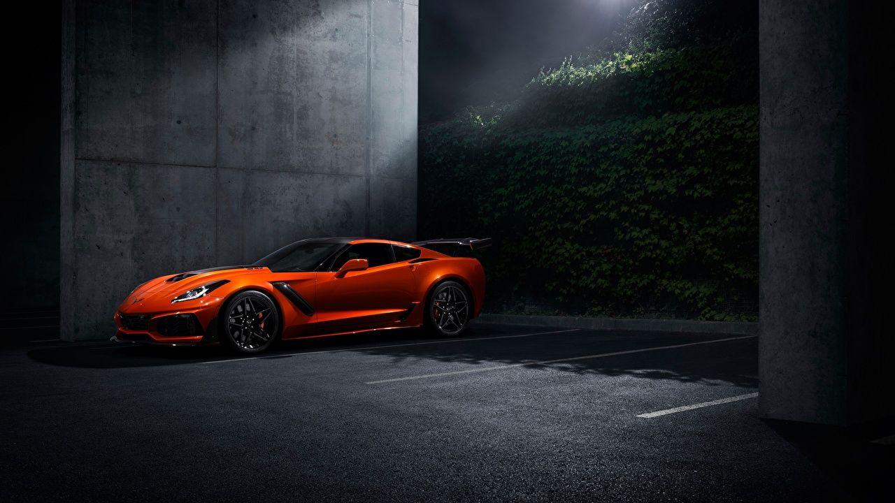 1280x720 Desktop Wallpaper Chevrolet Corvette ZR1 2019 parked Orange