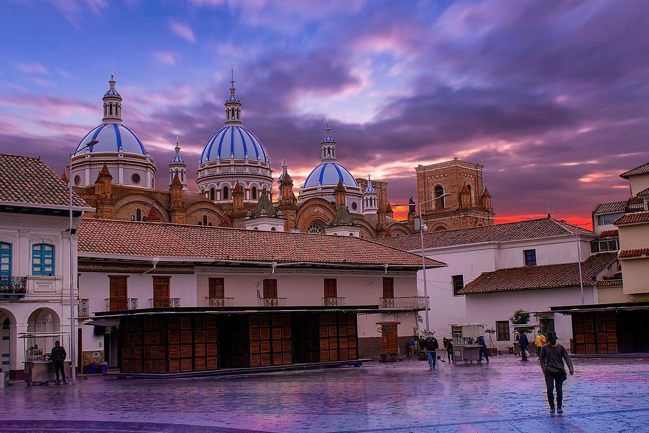 1280x853 Cathedral Cuenca Ecuador photo