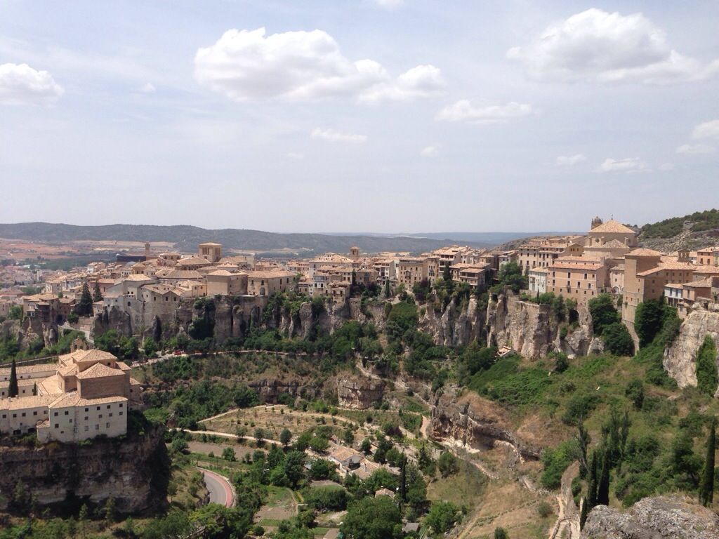 1024x768 Historic Walled Town of Cuenca. Tom