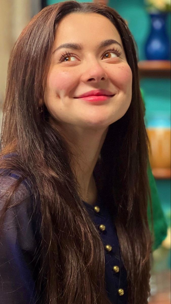 676x1200 Hania Aamir