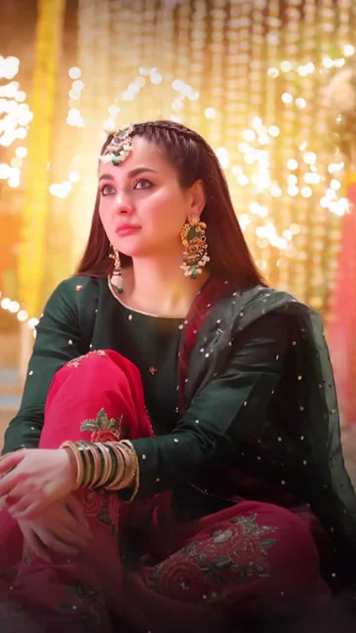 720x1280 Hania Aamir