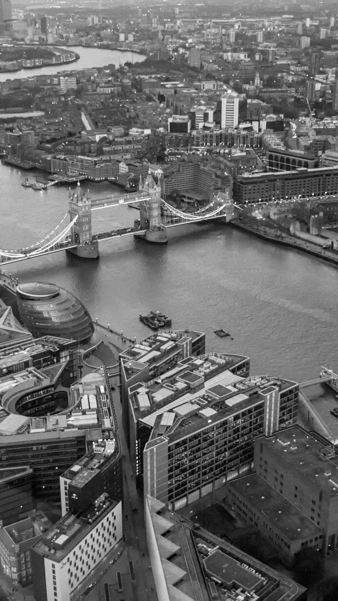 1080x1920 Black and White London Wallpaper