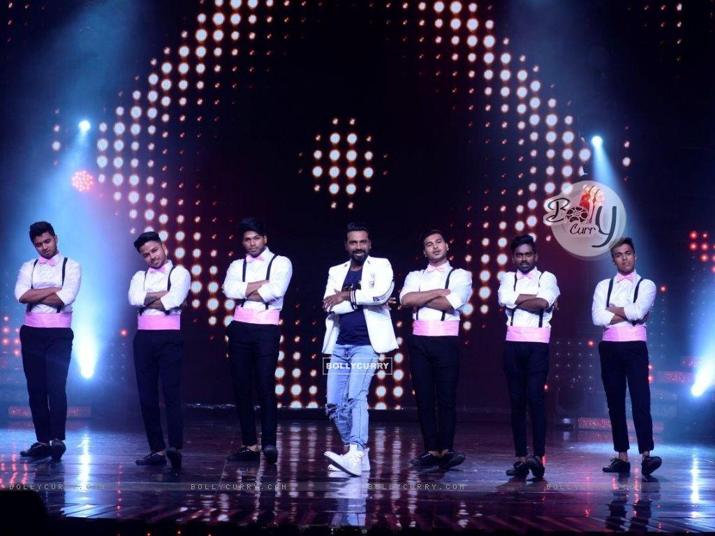 1024x768 Wallpaper D'souza makes an entry on Nach Baliye Season 8