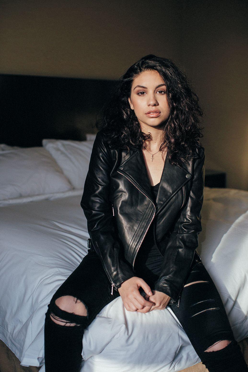 Alessia Cara Wallpapers - Top Free Alessia Cara Backgrounds ...