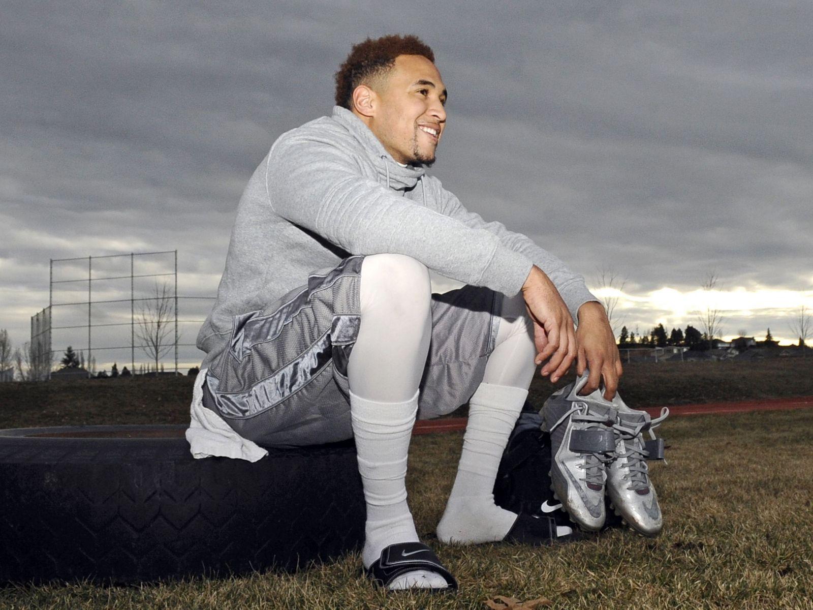 1600x1200 Download wallpaper 1600x1200 vernon adams, oregon ducks