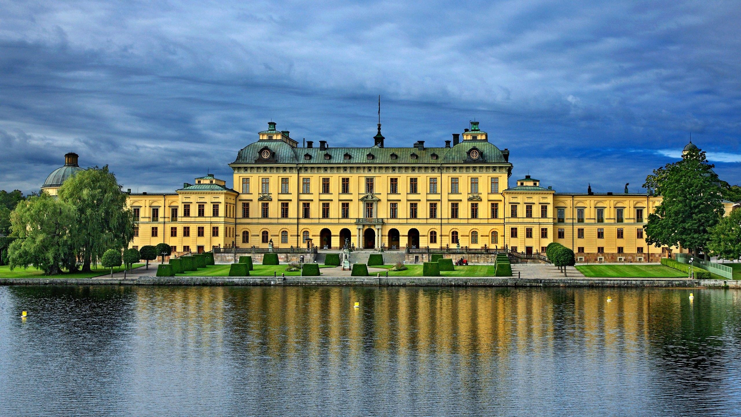 2560x1440 Drottningholm Royal Palace In Sweden HD