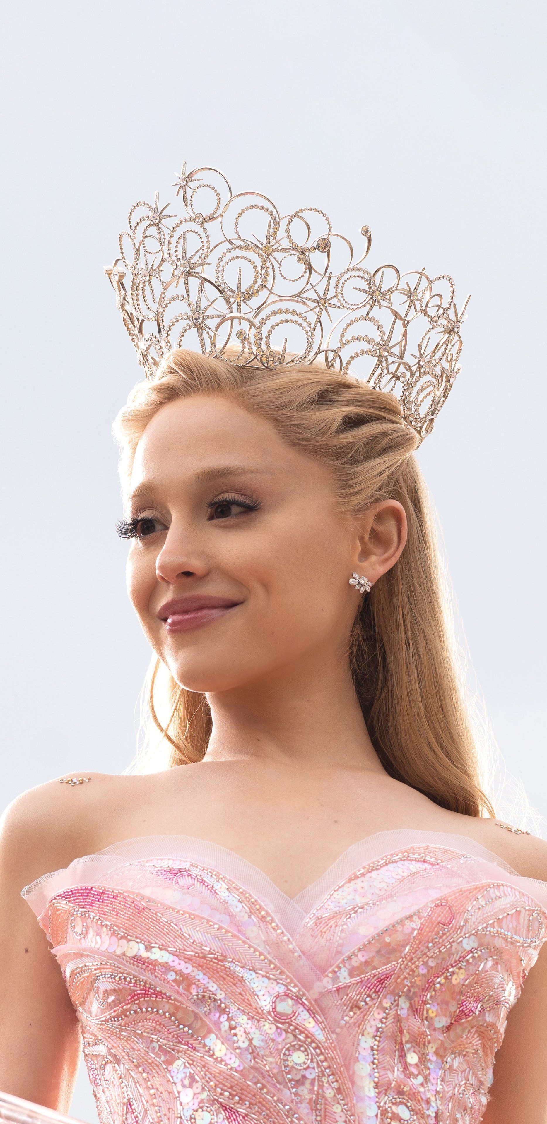 1868x3840 Ariana Grande as Glinda 4K Wallpaper