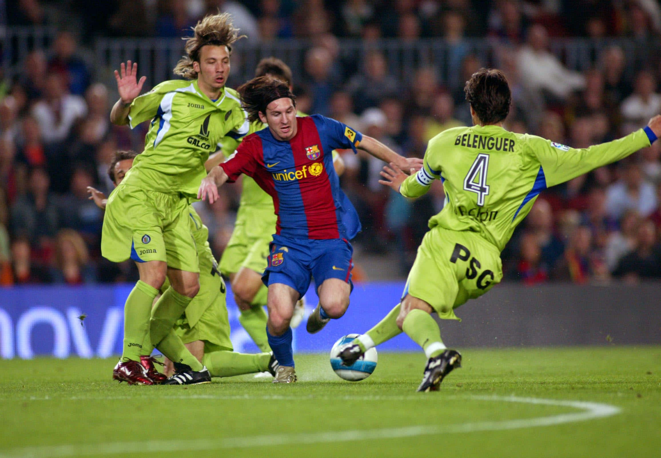 2312x1604 Download Messi Exhibiting Exceptional