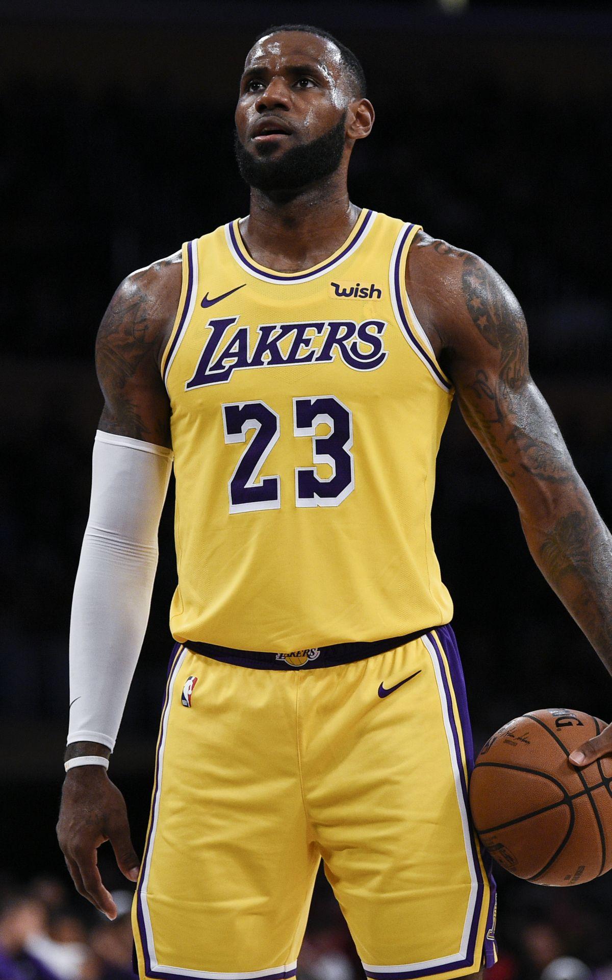 1200x1920 Sports LeBron James (1200x1920) Wallpaper