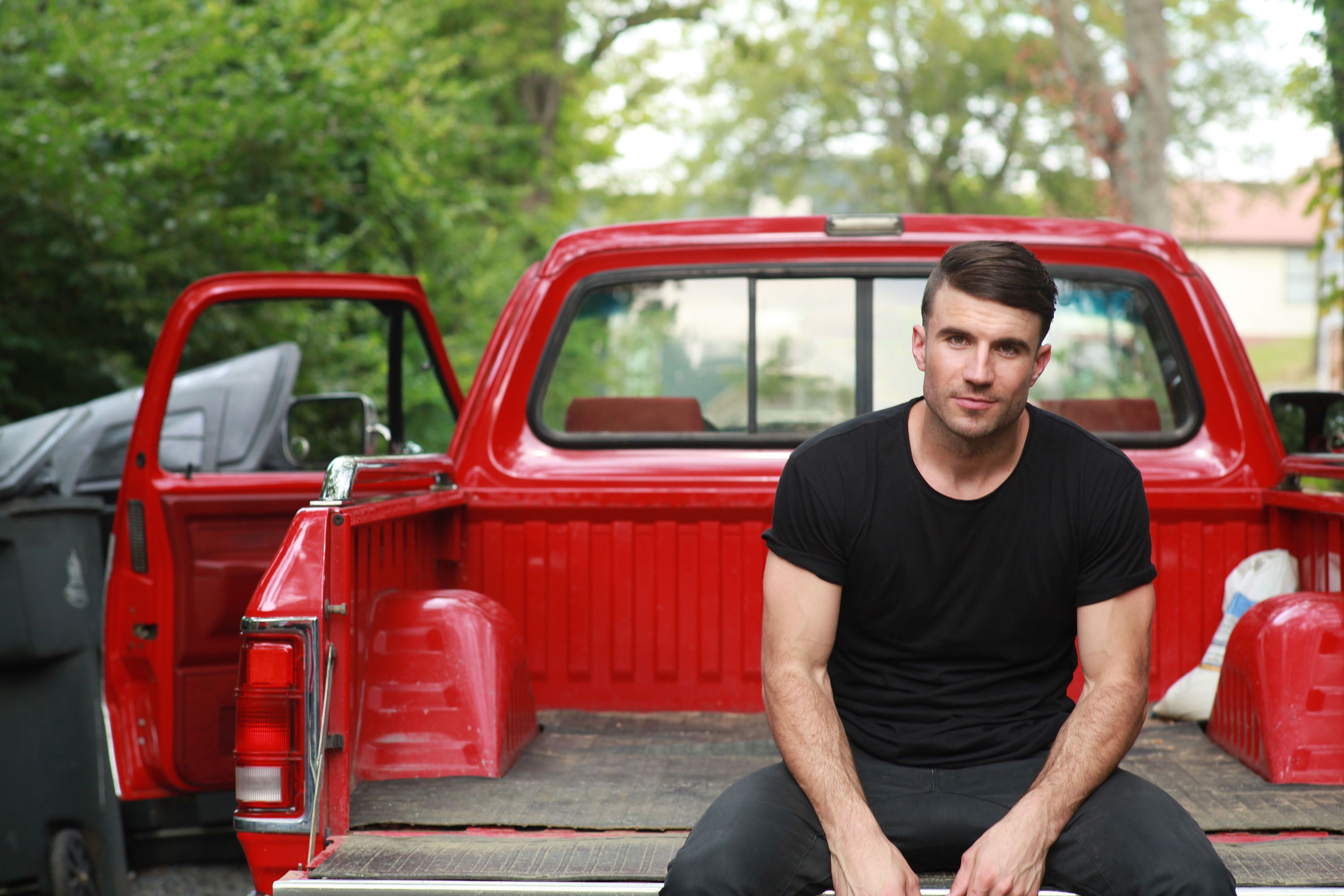 3000x2000 Man in Black Tee Casual Style HD Wallpaper