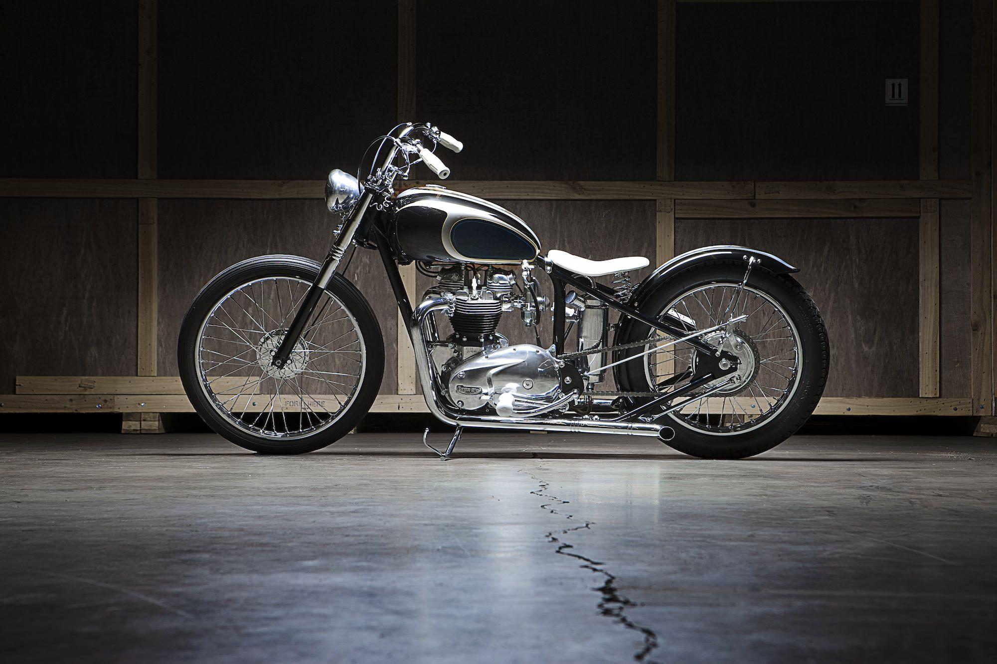 2000x1333 Triumph Bobber