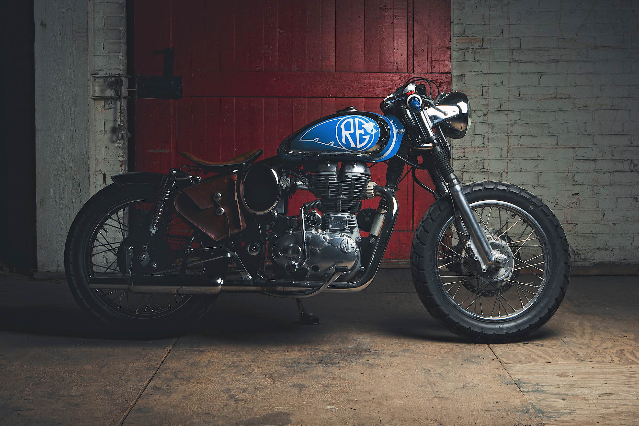Best custom. ИЖ Юпитер боббер. Royal Enfield Bobber. Royal Enfield Bullet Bobber. Минск боббер.