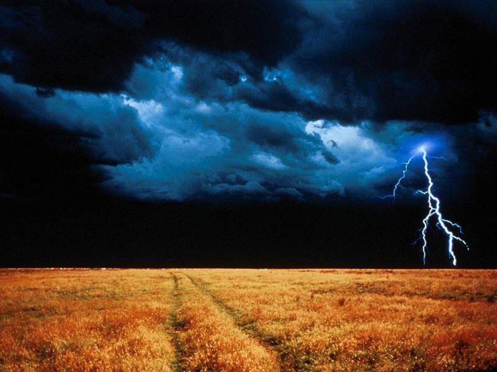 1024x768 Lightning Background Wallpaper