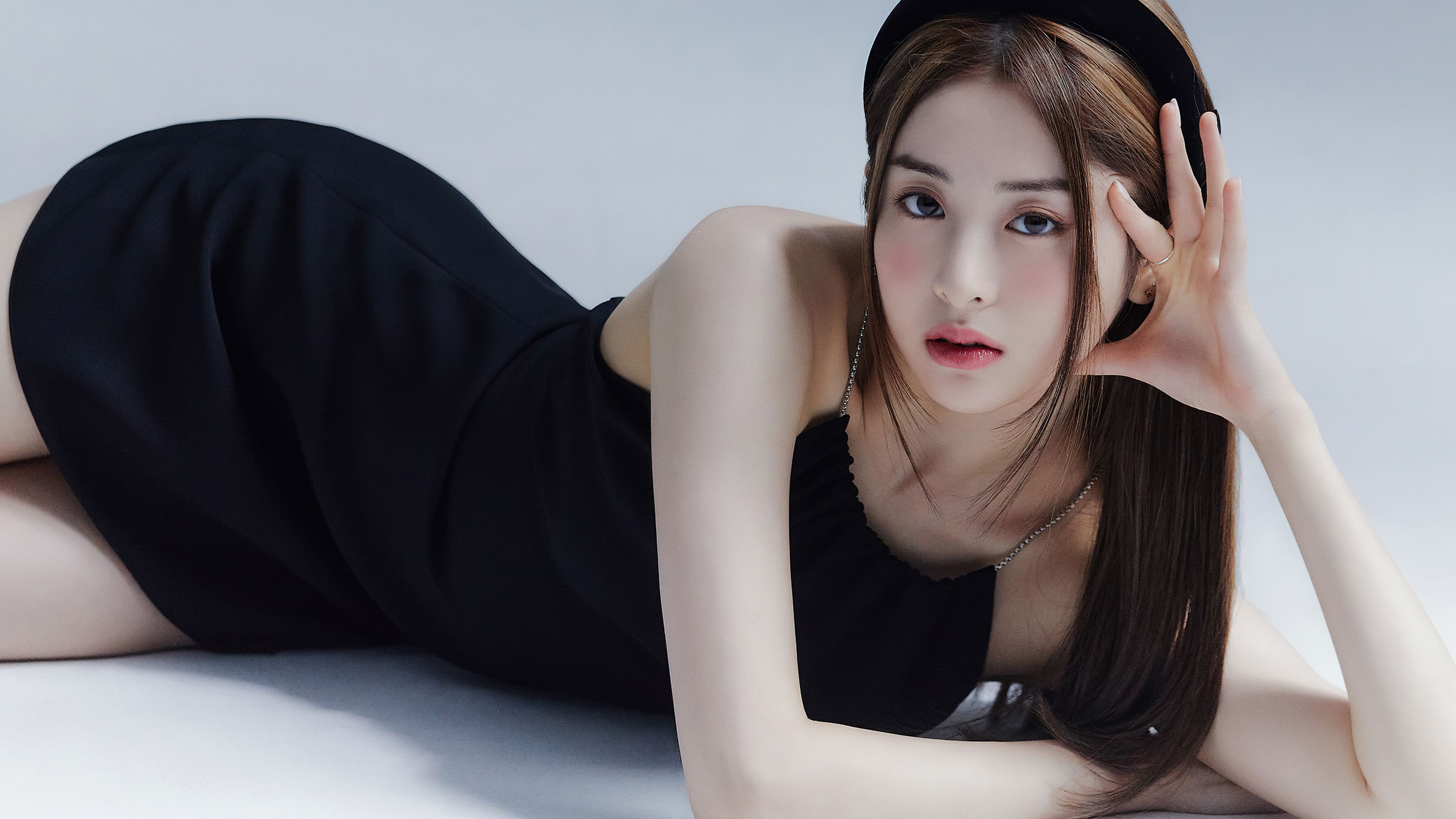 3840x2160 Huh Yunjin Wallpaper 4K, Le Sserafim, K Pop Singer