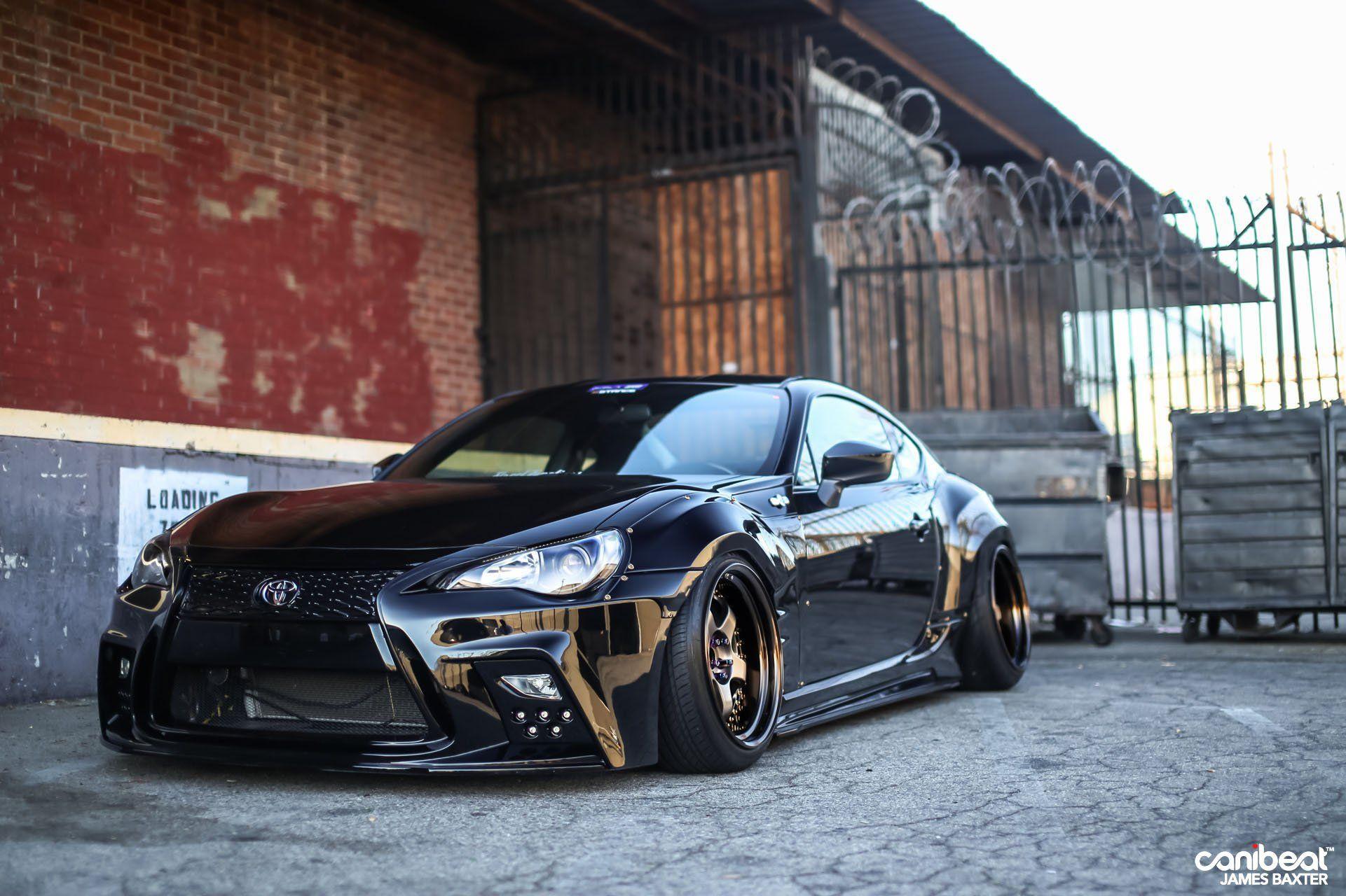 1921x1280 Rocket Bunny Wallpaper