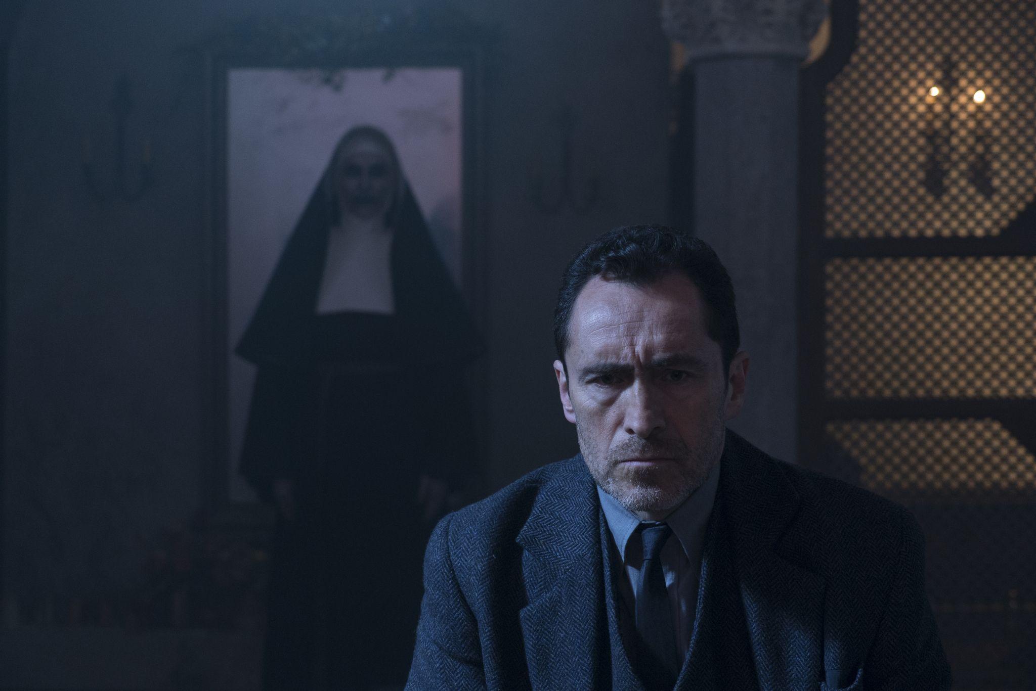 2048x1367 The Nun (2018)
