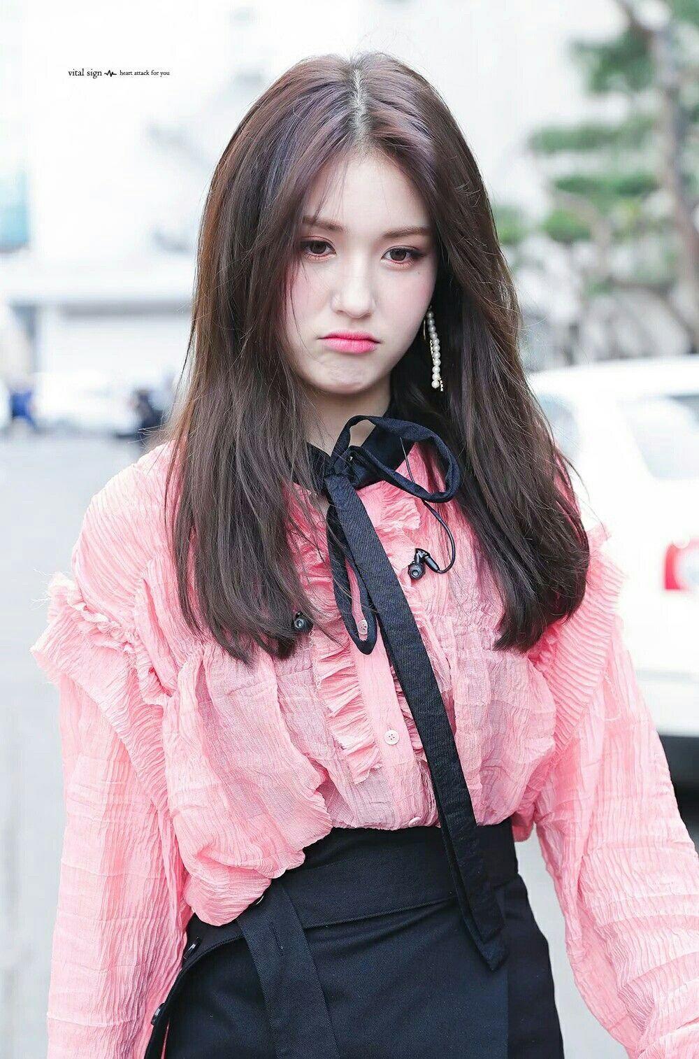 1000x1514 Somi Wallpaper